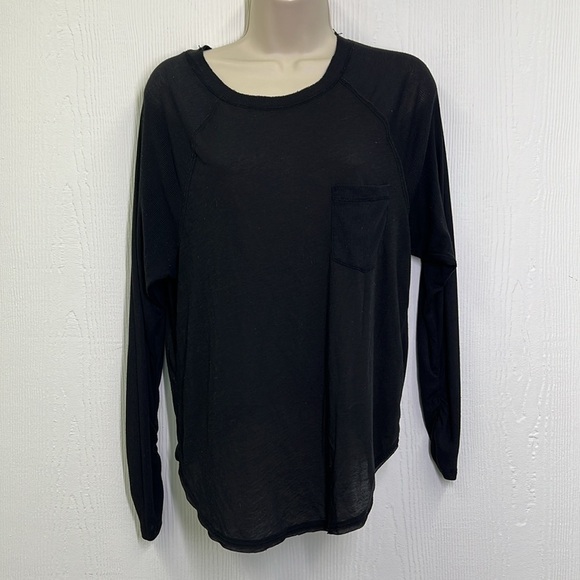 Free People - Black Movement Crewneck Pocket Ruched Long Sleeve Blouse Size XS - Picture 2 of 11